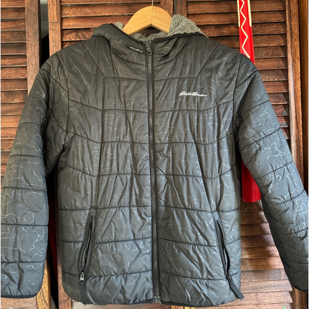 Boys Eddie Bauer reversible black/grey jacket.